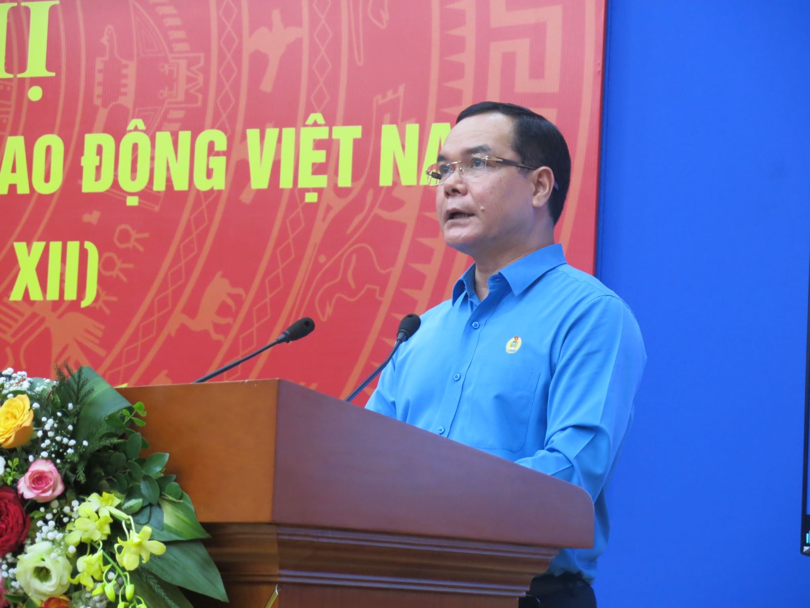 KHAI MẠC HỘI NGHỊ LẦN THỨ CHÍN BAN CHẤP HÀNH TỔNG LIÊN ĐOÀN LĐVN KHÓA XII KHAI MẠC HỘI NGHỊ LẦN THỨ CHÍN BAN CHẤP HÀNH TỔNG LIÊN ĐOÀN LĐVN KHÓA XII