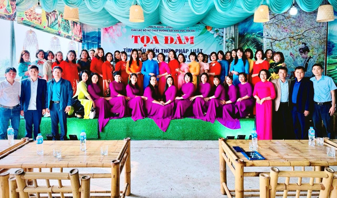 CÂU LẠC BỘ NỮ CNLĐ ĐƯỜNG SẮT KHU VỰC YÊN BÁI TỔ CHỨC TỌA ĐÀM “TÌM HIỂU KIẾN THỨC PHÁP LUẬT” VÀ SINH HOẠT CÂU LẠC BỘ NĂM 2023 CÂU LẠC BỘ NỮ CNLĐ ĐƯỜNG SẮT KHU VỰC YÊN BÁI TỔ CHỨC TỌA ĐÀM “TÌM HIỂU KIẾN THỨC PHÁP LUẬT” VÀ SINH HOẠT CÂU LẠC BỘ NĂM 2023