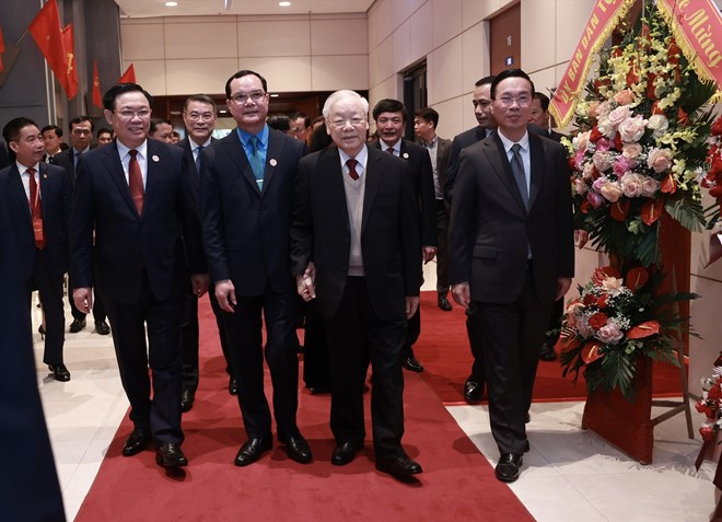 CÔNG ĐOÀN KHẲNG ĐỊNH VỊ THẾ VỮNG CHẮC TRONG LÒNG NGƯỜI LAO ĐỘNG CÔNG ĐOÀN KHẲNG ĐỊNH VỊ THẾ VỮNG CHẮC TRONG LÒNG NGƯỜI LAO ĐỘNG