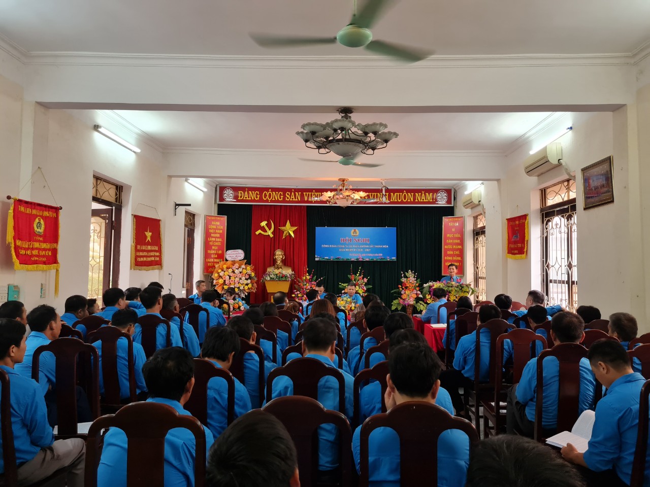 CÔNG ĐOÀN CÔNG TY CỔ PHẦN ĐƯỜNG SẮT THANH HÓA TỔ CHỨC HỘI NGHỊ GIỮA NHIỆM KỲ 2020 - 2027 CÔNG ĐOÀN CÔNG TY CỔ PHẦN ĐƯỜNG SẮT THANH HÓA TỔ CHỨC HỘI NGHỊ GIỮA NHIỆM KỲ 2020 - 2027
