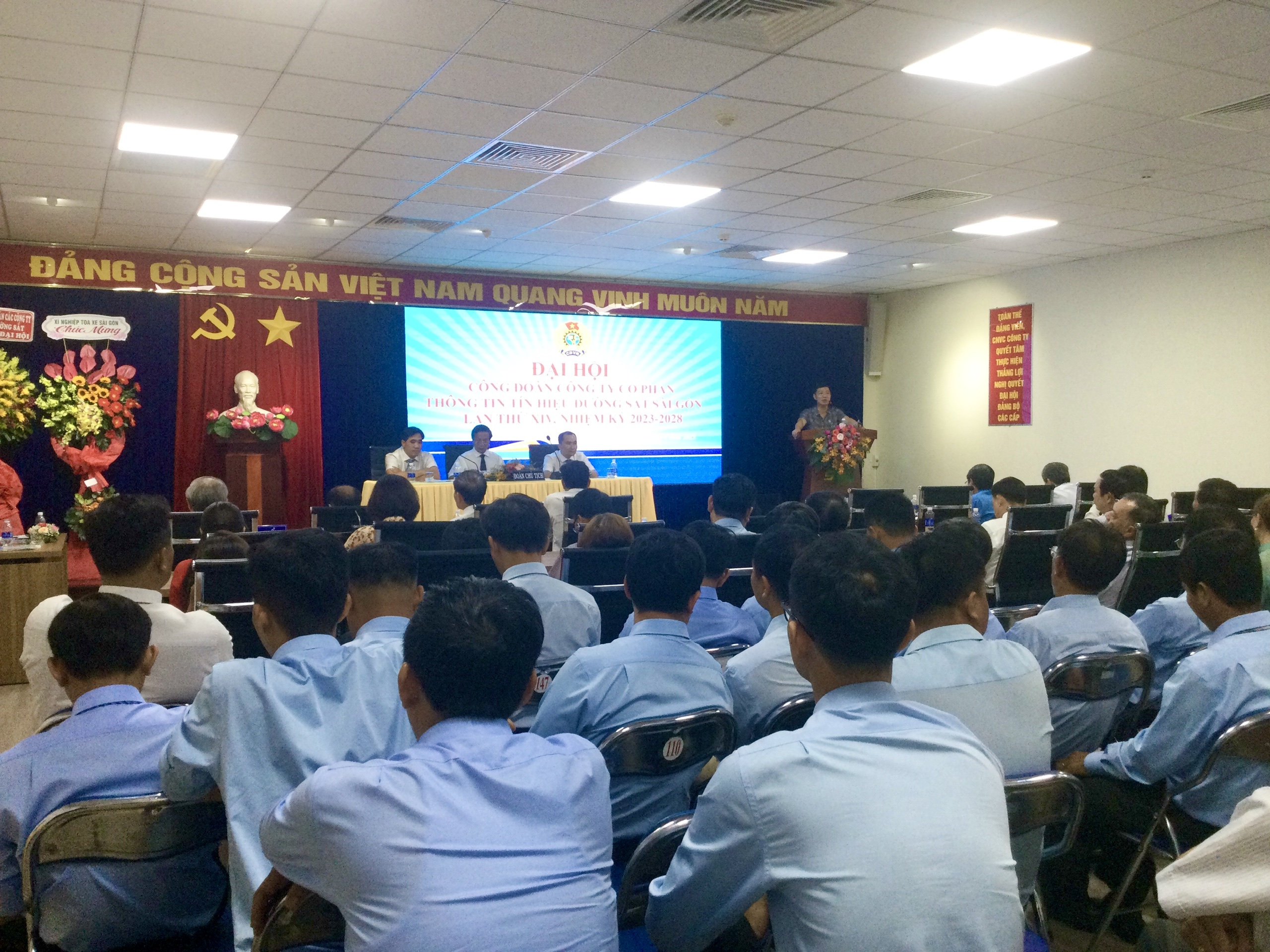 CÔNG ĐOÀN CÔNG TY CỔ PHẦN THÔNG TIN TÍN HIỆU ĐƯỜNG SẮT SÀI GÒN TỔ CHỨC ĐẠI HỘI CÔNG ĐOÀN LẦN THỨ XIV, NHIỆM KỲ 2023 - 2028 CÔNG ĐOÀN CÔNG TY CỔ PHẦN THÔNG TIN TÍN HIỆU ĐƯỜNG SẮT SÀI GÒN TỔ CHỨC ĐẠI HỘI CÔNG ĐOÀN LẦN THỨ XIV, NHIỆM KỲ 2023 - 2028