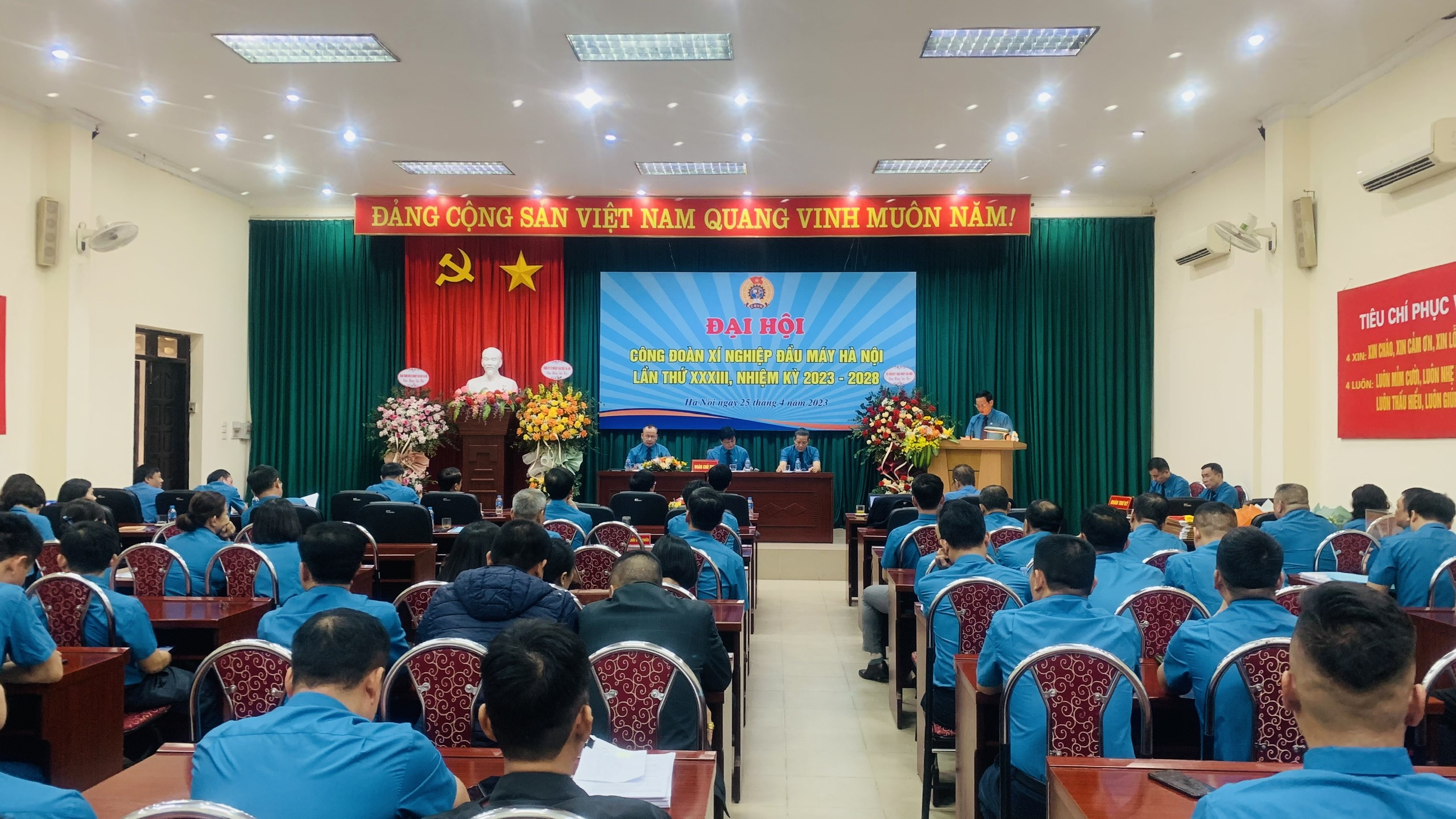 CÔNG ĐOÀN XÍ NGHIỆP ĐẦU MÁY HÀ NỘI TỔ CHỨC ĐẠI HỘI LẦN THỨ XXXIII, NHIỆM KỲ 2023-2028 CÔNG ĐOÀN XÍ NGHIỆP ĐẦU MÁY HÀ NỘI TỔ CHỨC ĐẠI HỘI LẦN THỨ XXXIII, NHIỆM KỲ 2023-2028