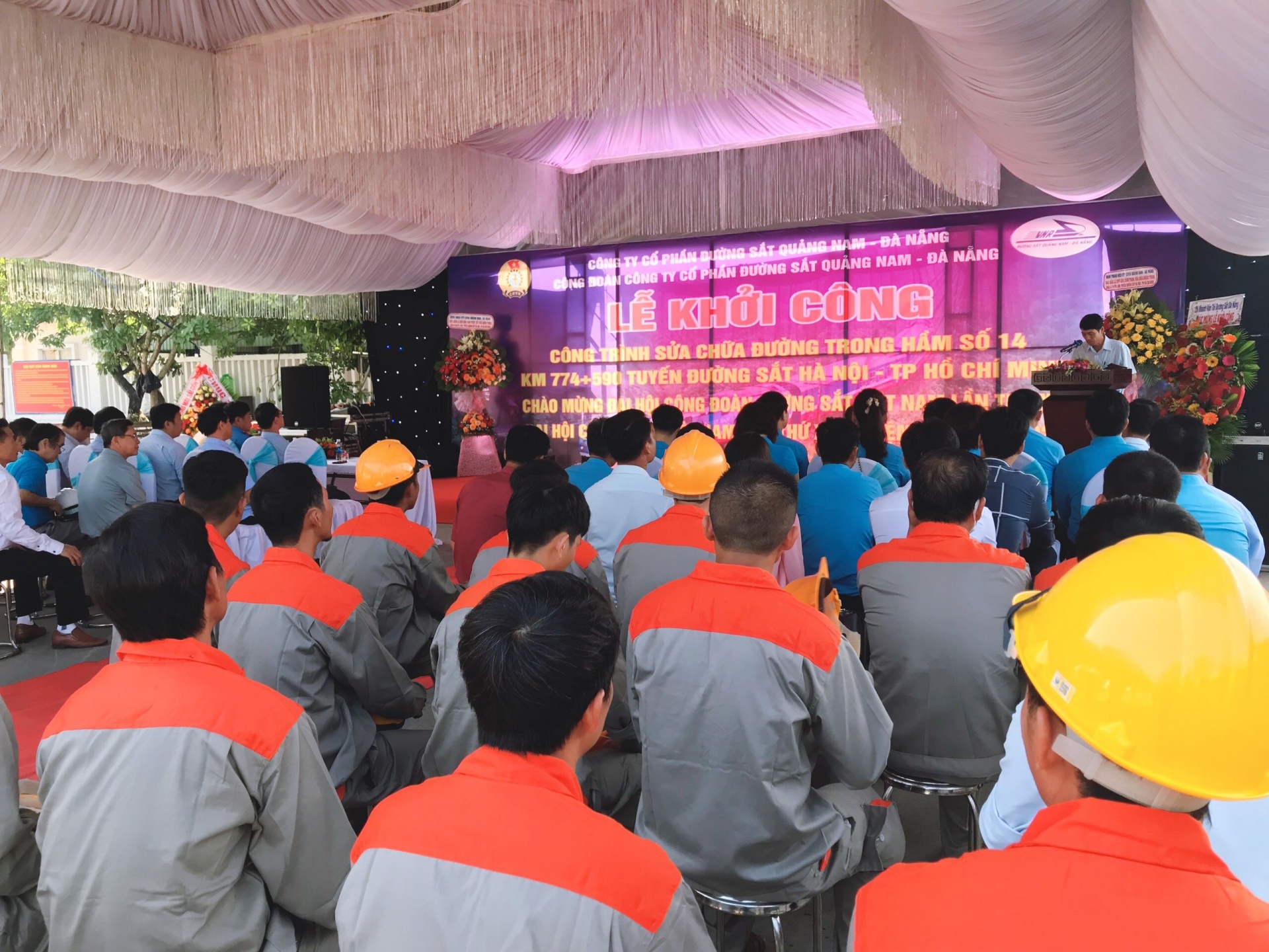 KHỞI CÔNG DỰ ÁN TRỌNG ĐIỂM CHÀO MỪNG ĐẠI HỘI CÔNG ĐOÀN ĐƯỜNG SẮT VIỆT NAM LẦN THỨ XVI KHỞI CÔNG DỰ ÁN TRỌNG ĐIỂM CHÀO MỪNG ĐẠI HỘI CÔNG ĐOÀN ĐƯỜNG SẮT VIỆT NAM LẦN THỨ XVI